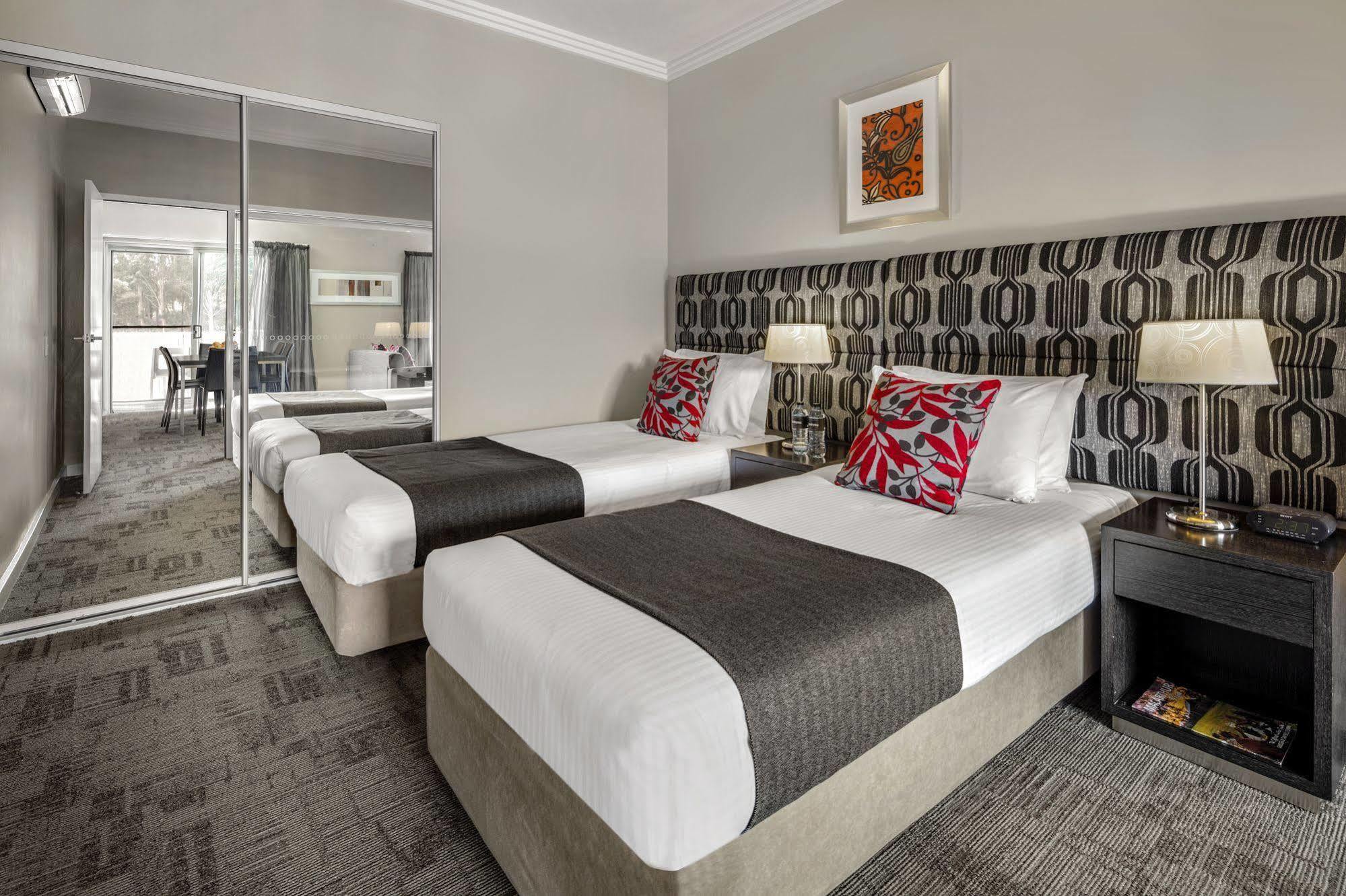 Quest Campbelltown Aparthotel Exterior foto