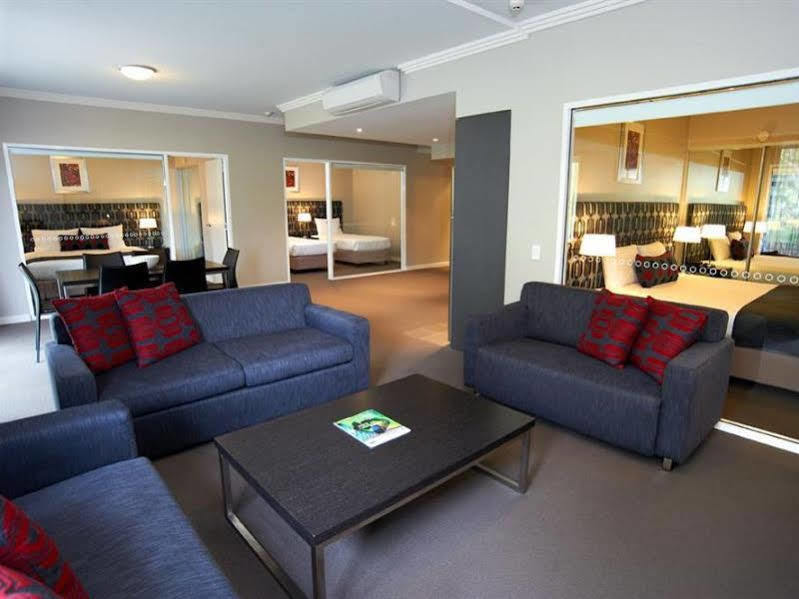 Quest Campbelltown Aparthotel Exterior foto